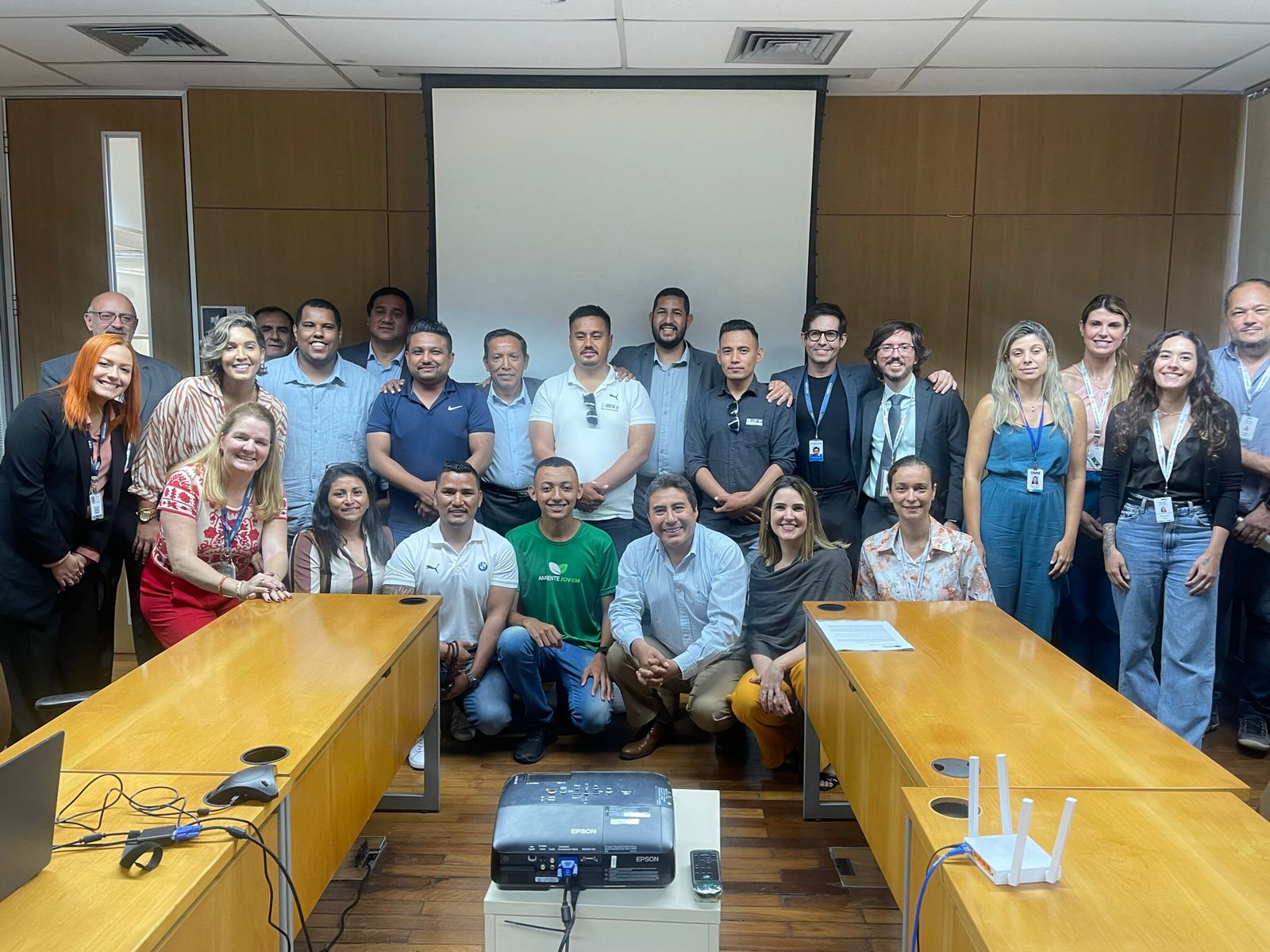 Secretaria de Estado do Ambiente e Sustentabilidade apresenta Ambiente Jovem às delegações do Peru e Nepal
