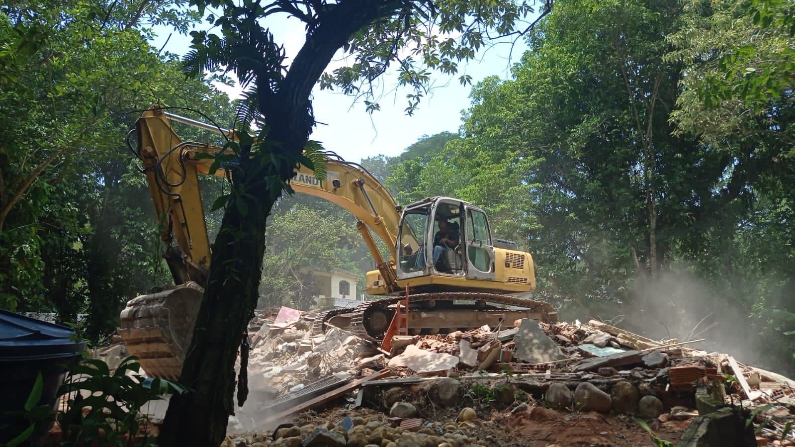 Secretaria de Estado do Ambiente e Sustentabilidade e Inea realizam operação contra construções irregulares em Guapimirim