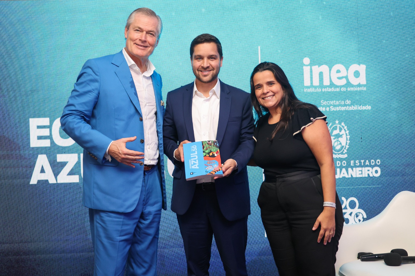 vice-governador, subsecretária e economista juntos na foto