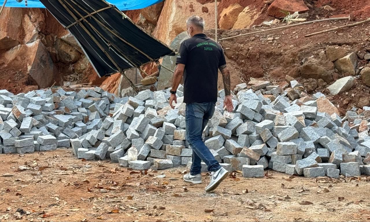 Governo do Estado desmobiliza pedreira ilegal em Nova Friburgo