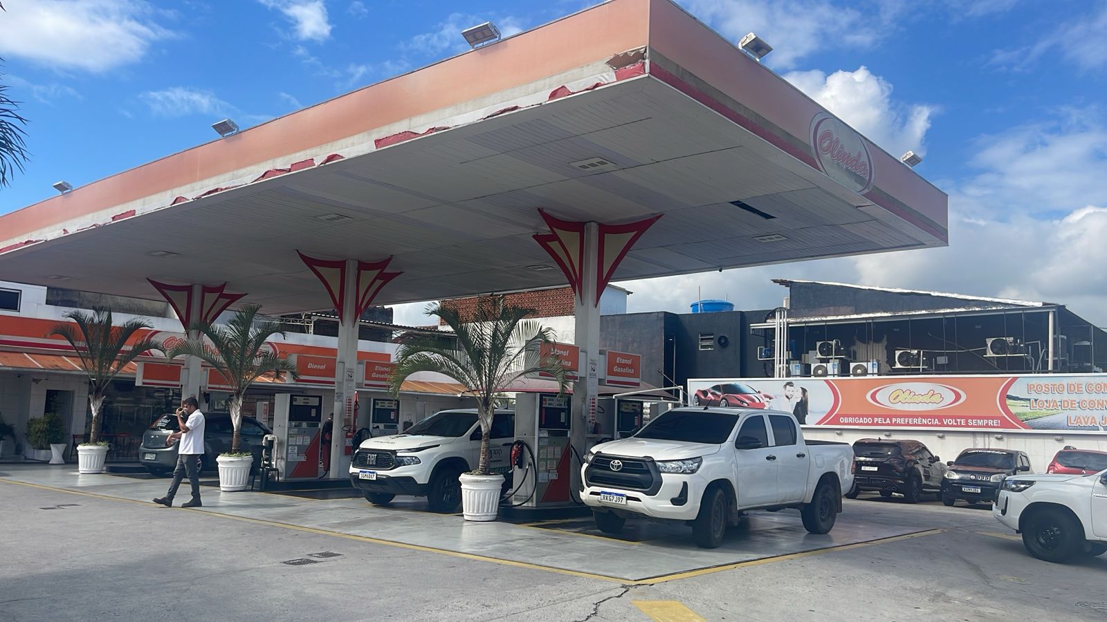 Secretaria de Estado do Ambiente e Sustentabilidade e Inea interditam posto de gasolina em Campo Grande