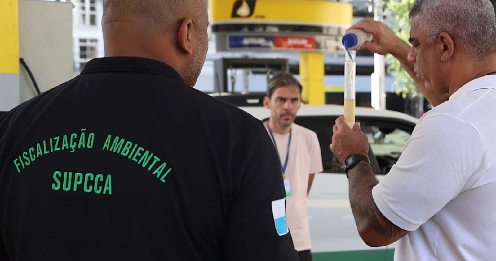 Secretaria de Estado do Ambiente e Sustentabilidade e ANP interditam postos de gasolina na Zona Norte do Rio