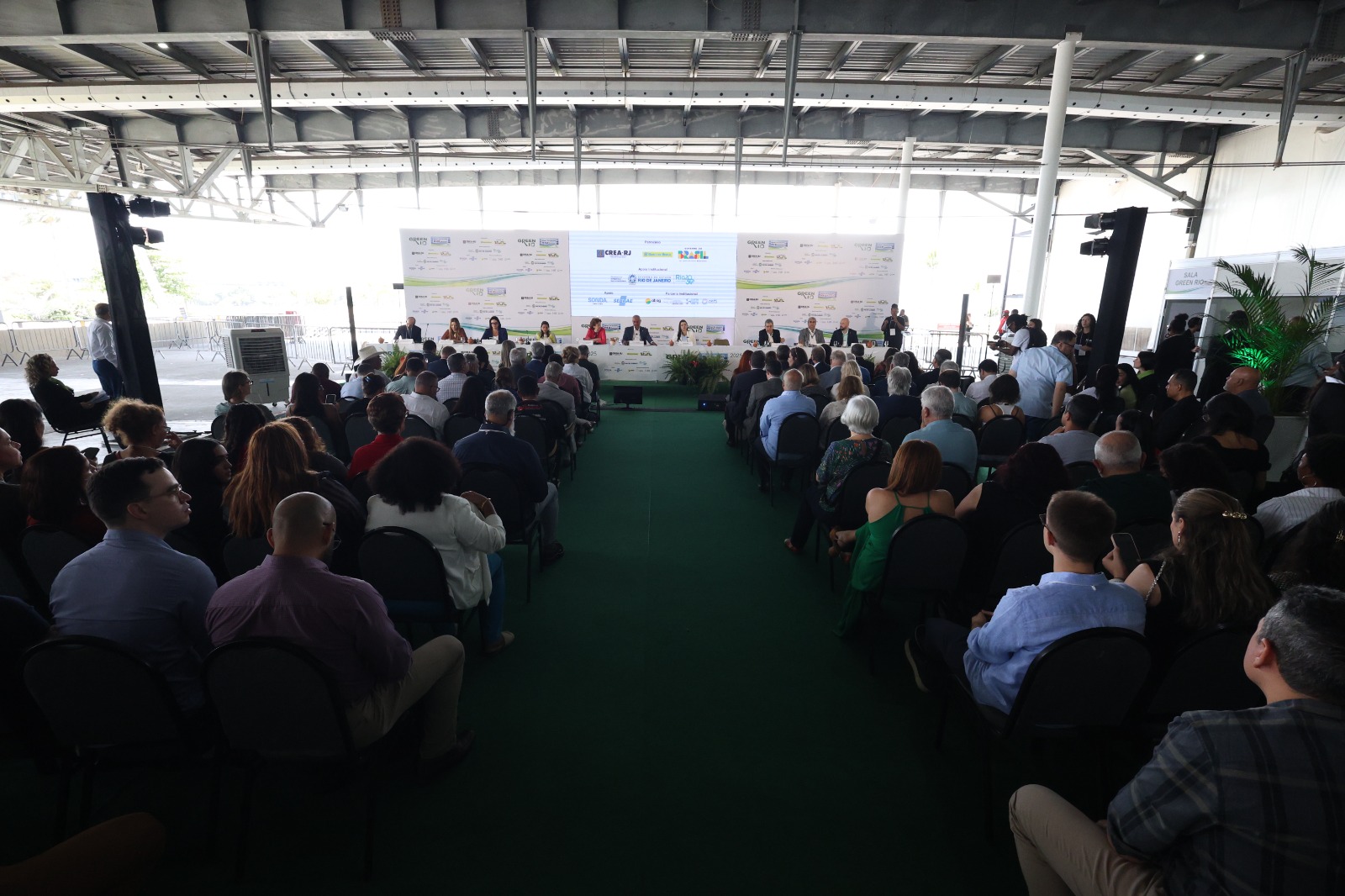 Secretaria de Estado do Ambiente destaca potência da Economia Azul em debates no Green Rio