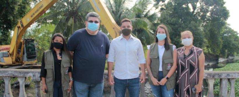 SEAS e Inea iniciam desassoreamento do Rio Trapiche e do Canal do Sangue, em Itaguaí