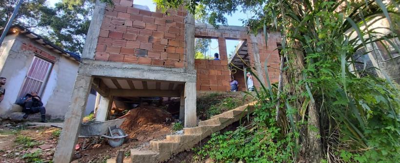 Seas e Inea, com apoio da PM, realizam operação para demolir construções irregulares na Tijuca