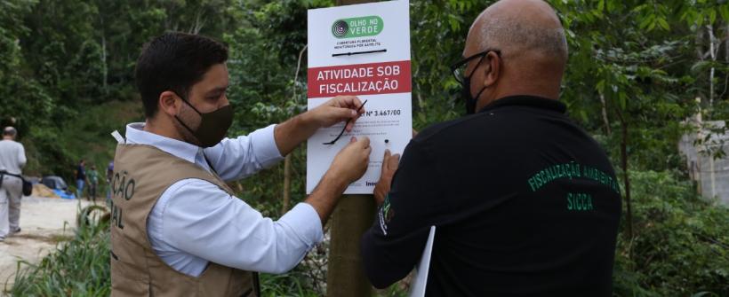 Seas e e Inea realizam operação para combater construções irregulares em Vargem Grande
