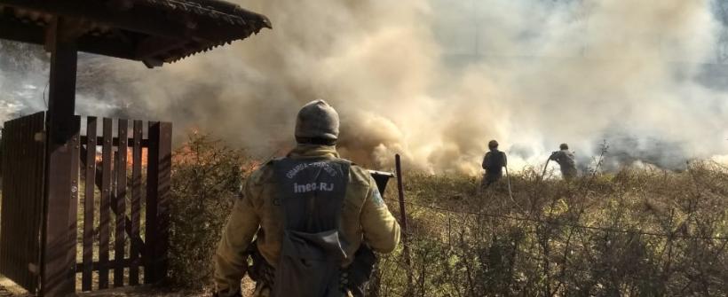  Guarda-parques do Inea e instituições parceiras unem esforços para combater incêndios nas UCs 
