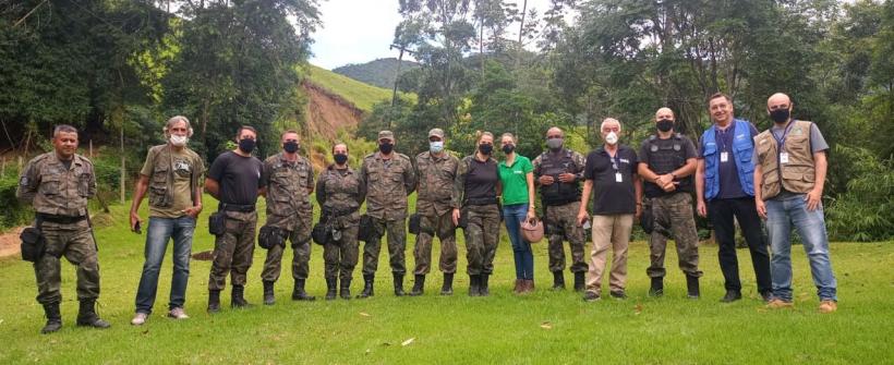  Equipes do Inea resgatam onça-parda em Macaé