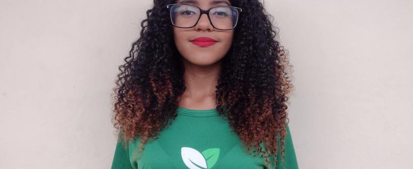Estudante do programa Ambiente Jovem é aprovada em universidade pública