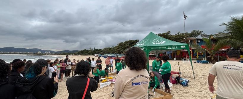 Inea promove ação de educação ambiental com alunos da UFF
