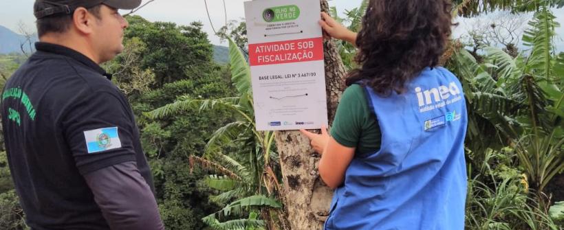 Aterramento ilegal é alvo de ação de fiscalização da Secretaria de Estado do Ambiente e Sustentabilidade e Inea
