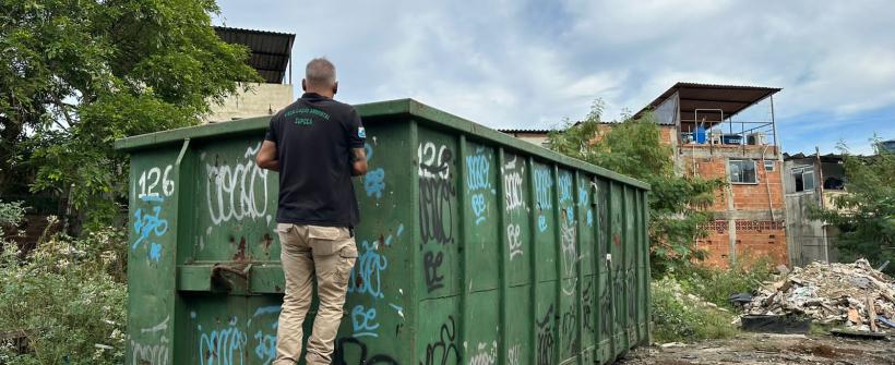 Secretaria de Estado do Ambiente e Sustentabilidade e Inea interditam lixão clandestino em Jacarepaguá