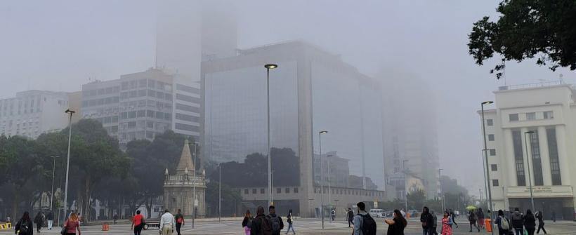 Saiu de casa e notou um forte nevoeiro? Especialista do Inea explica o fenômeno
