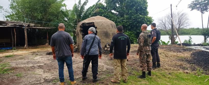 Secretaria de estado do Ambiente desmobiliza carvoaria clandestina em Seropédica