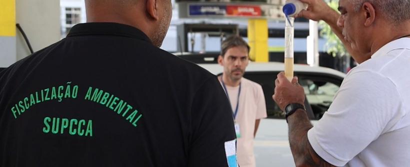 Secretaria de Estado do Ambiente e Sustentabilidade e ANP interditam postos de gasolina na Zona Norte do Rio
