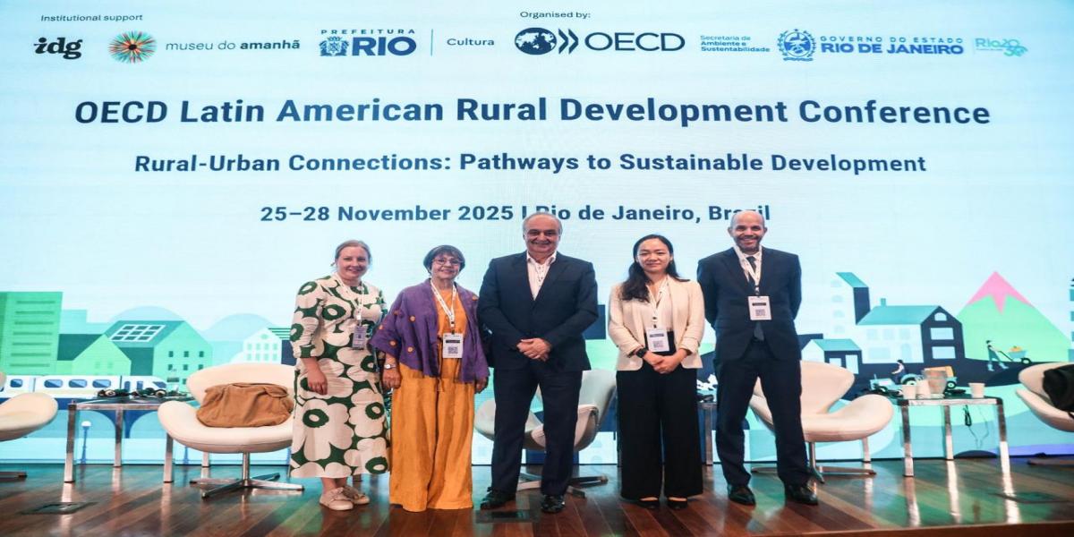 representantes reunidos para Conferência Latino-Americana da OCDE sobre Desenvolvimento Rural