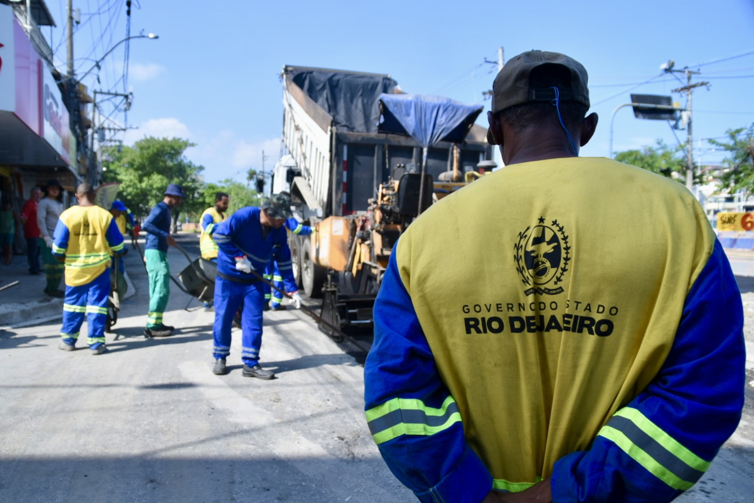 Trabalhadores no MUVI 