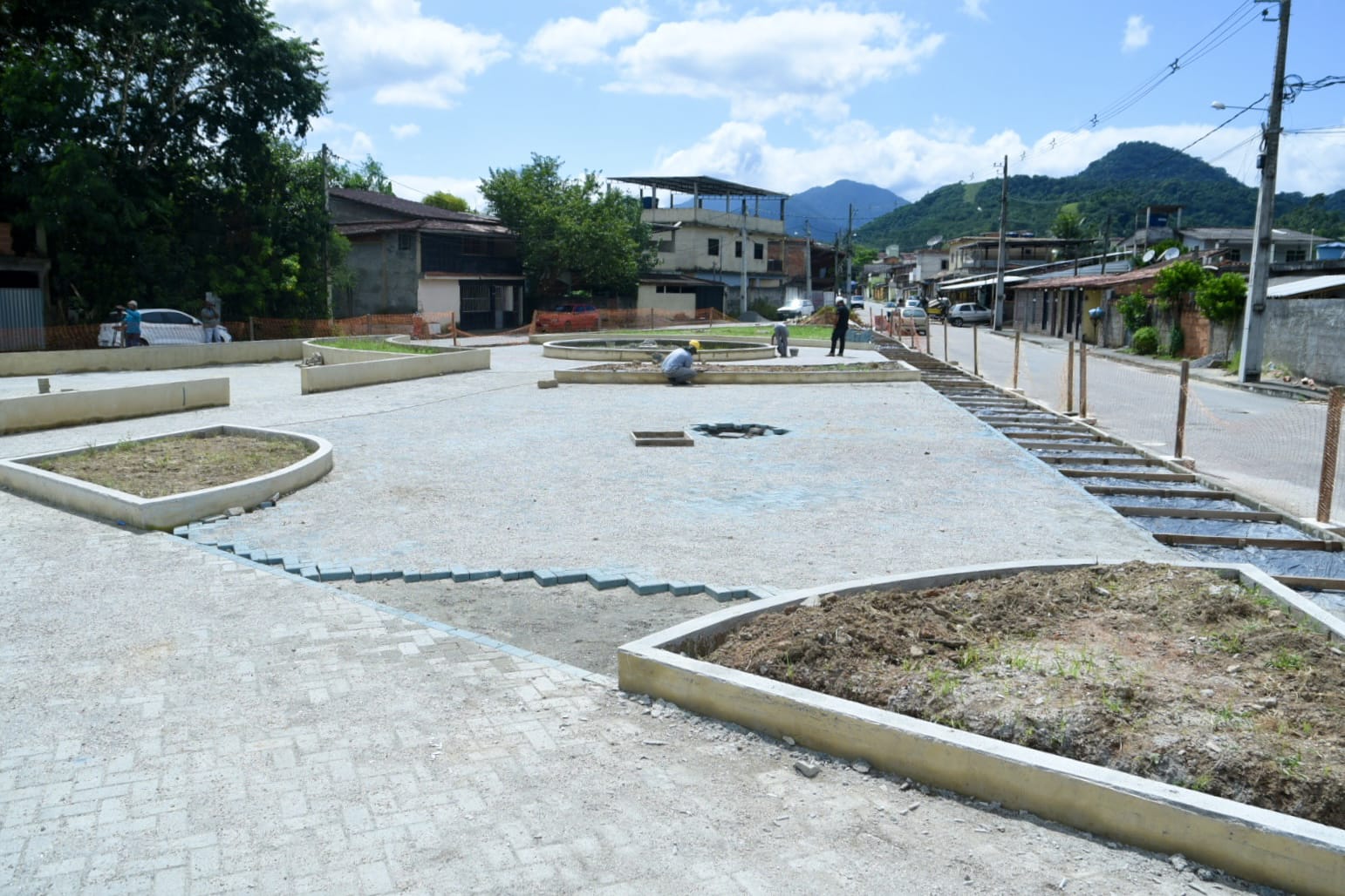 Obra de praça em Japuíba, distrito de Cachoeiras de Macacu, tem previsão de ser concluída em maio
