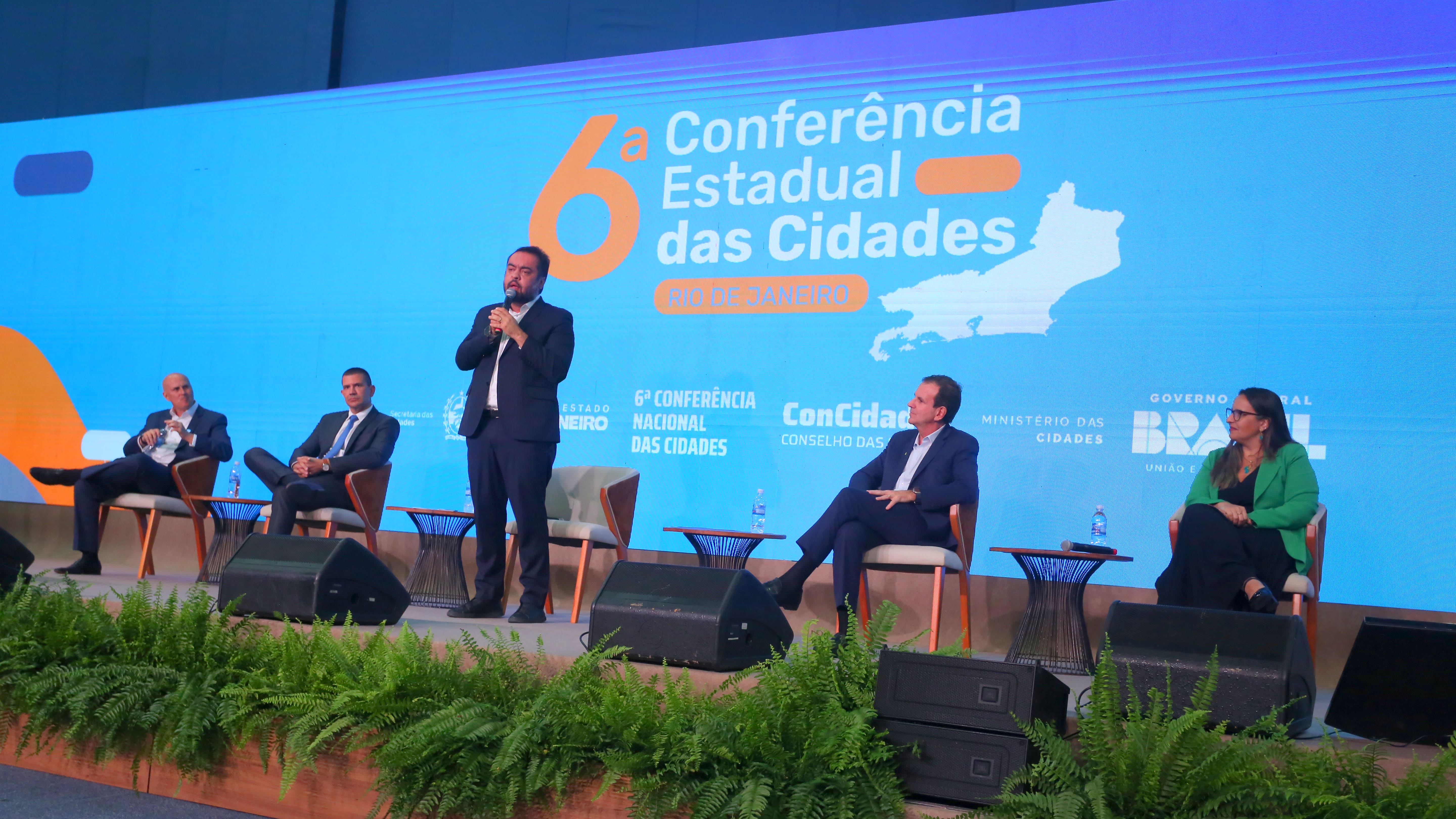 O início da Conferência Estadual das Cidades contou com a presença do Governador Cláudio Castro e do secretário Douglas Ruas