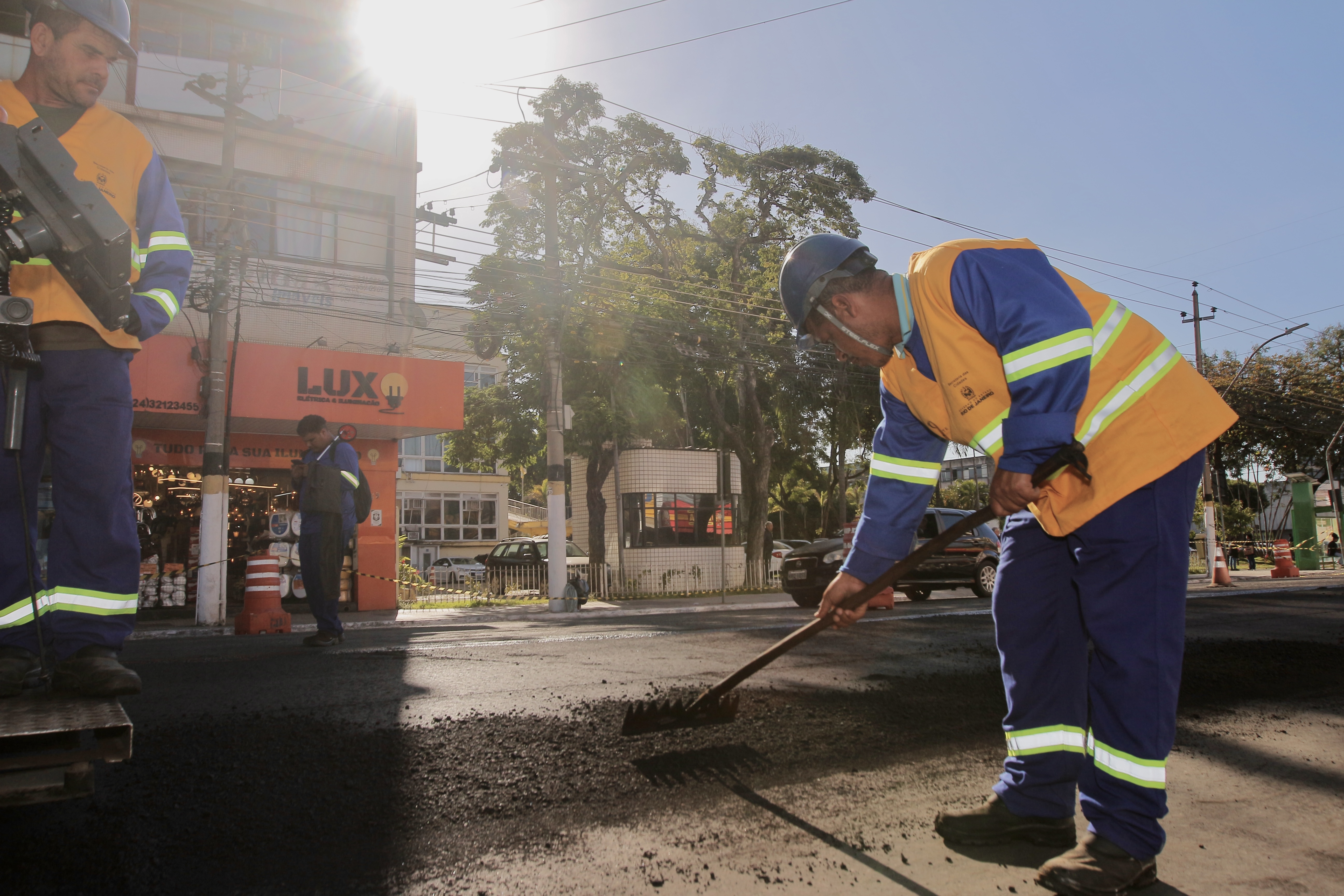 Governo do Estado avança na recuperação de vias em diversas regiões do RJ