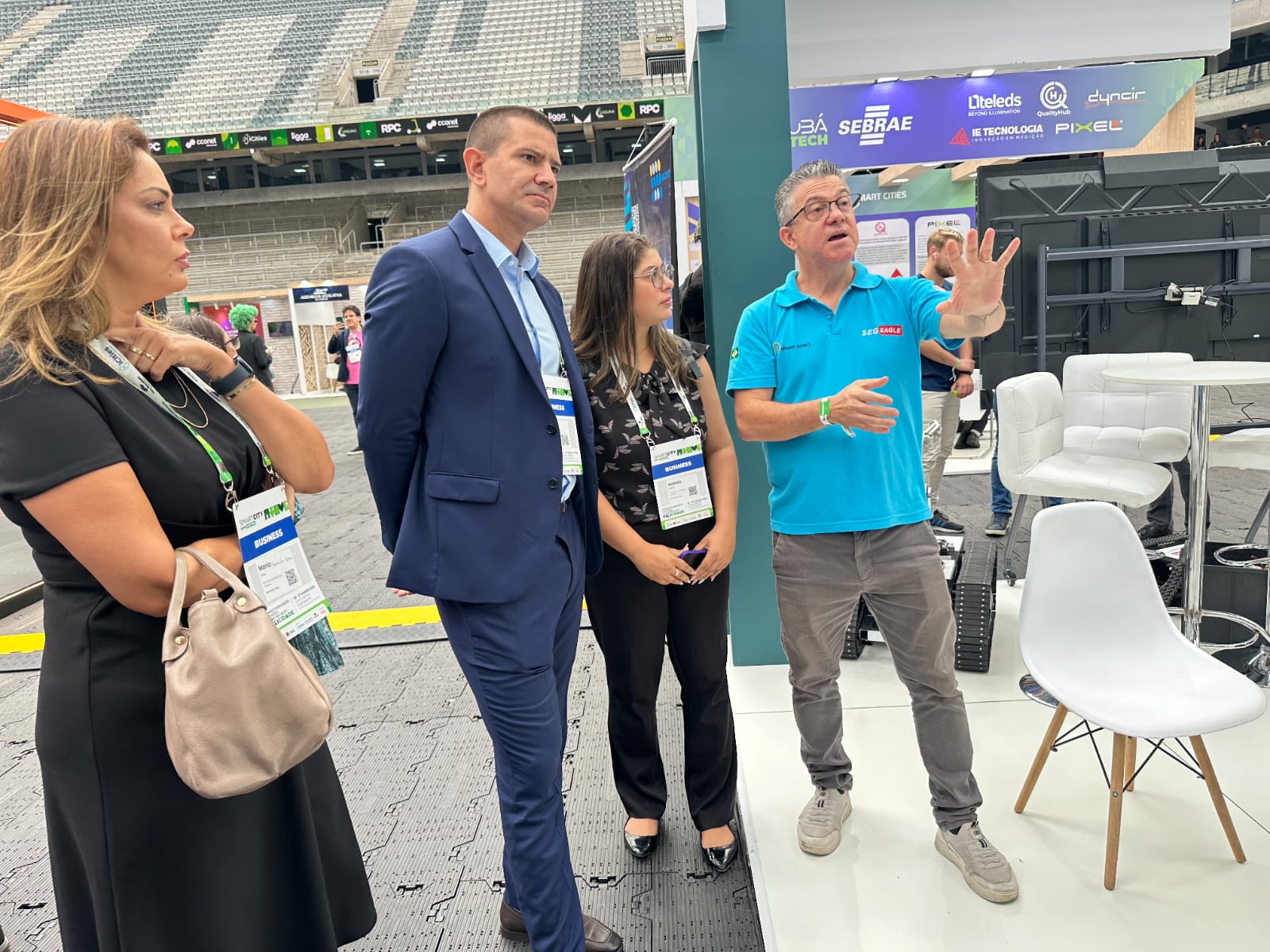 O secretário Douglas Ruas e a subsecretária Maria Gabriela Bessa representam a Secretaria das Cidades na Smart City Expo, em Curitiba