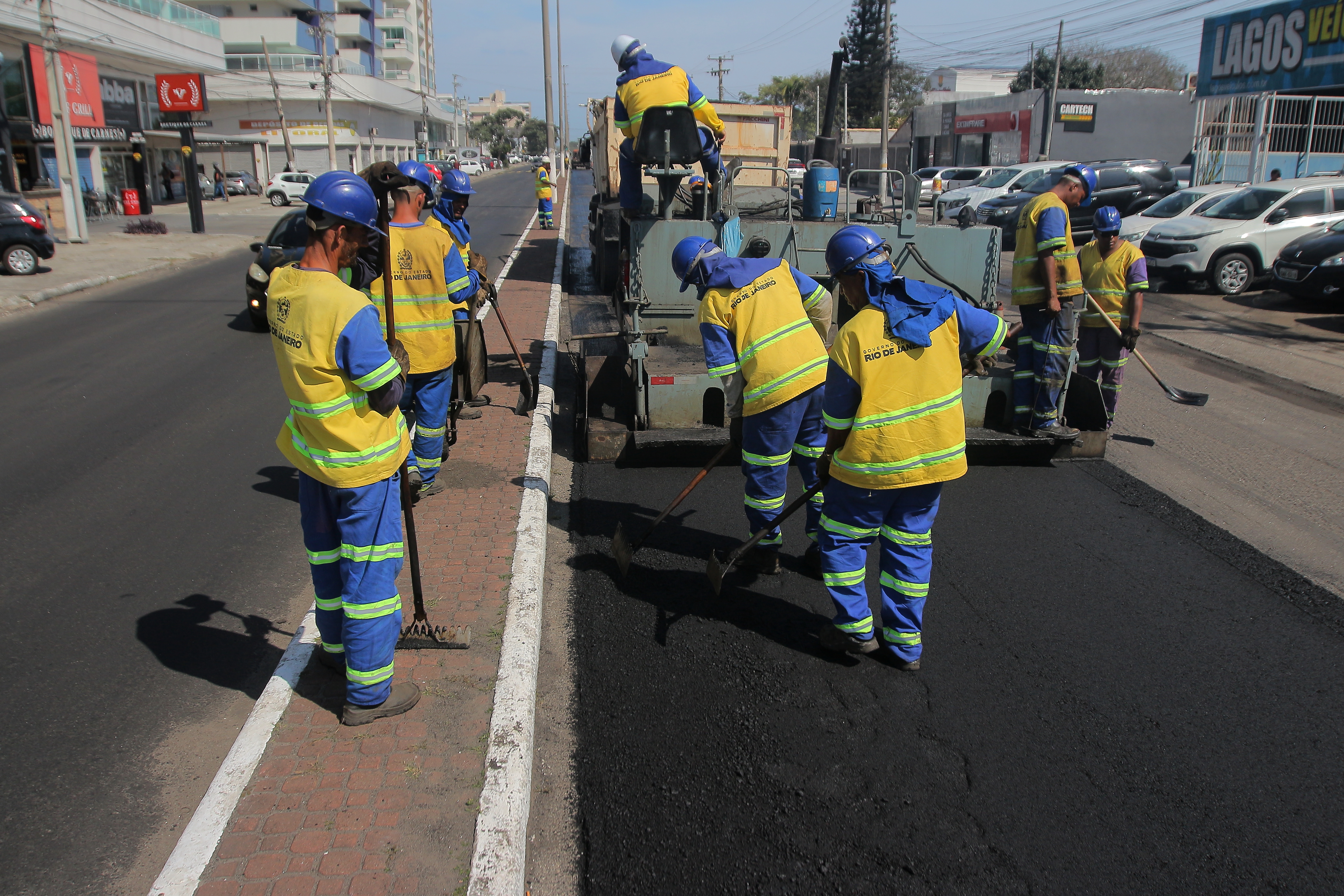 Governo do Estado avança na recuperação de vias em diversas regiões do RJ