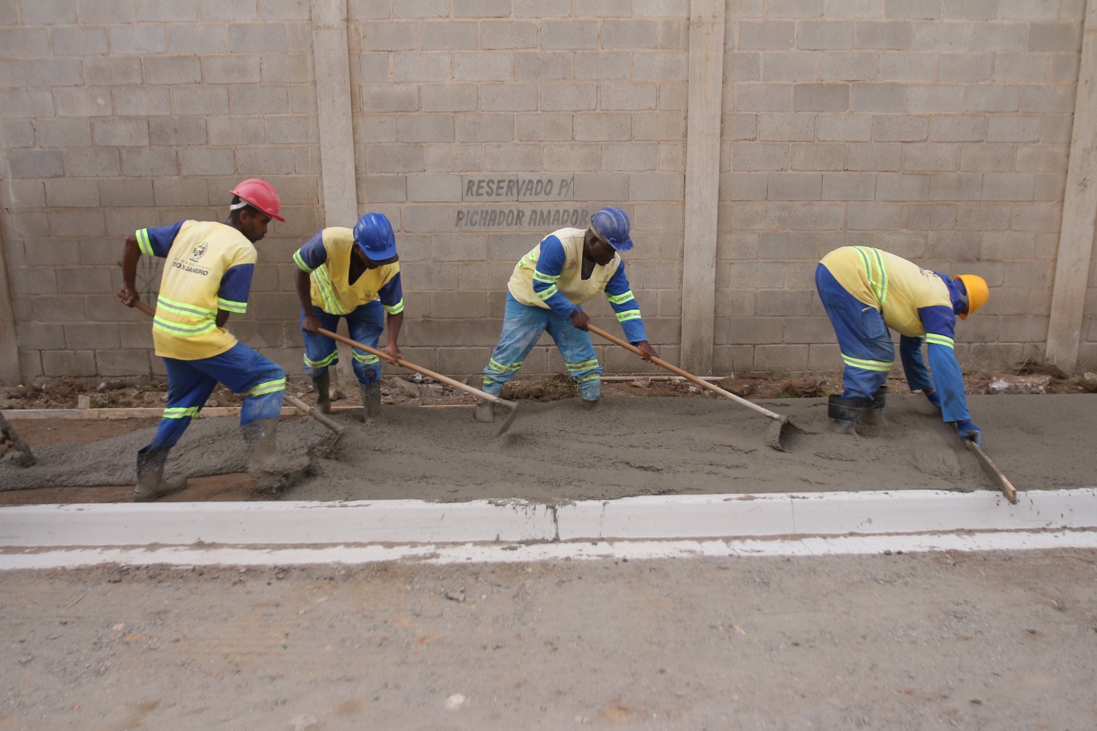 Obras nos bairros de Sacramento e Jardim Bom Retiro, em São Gonçalo, já mudam a realidade da população