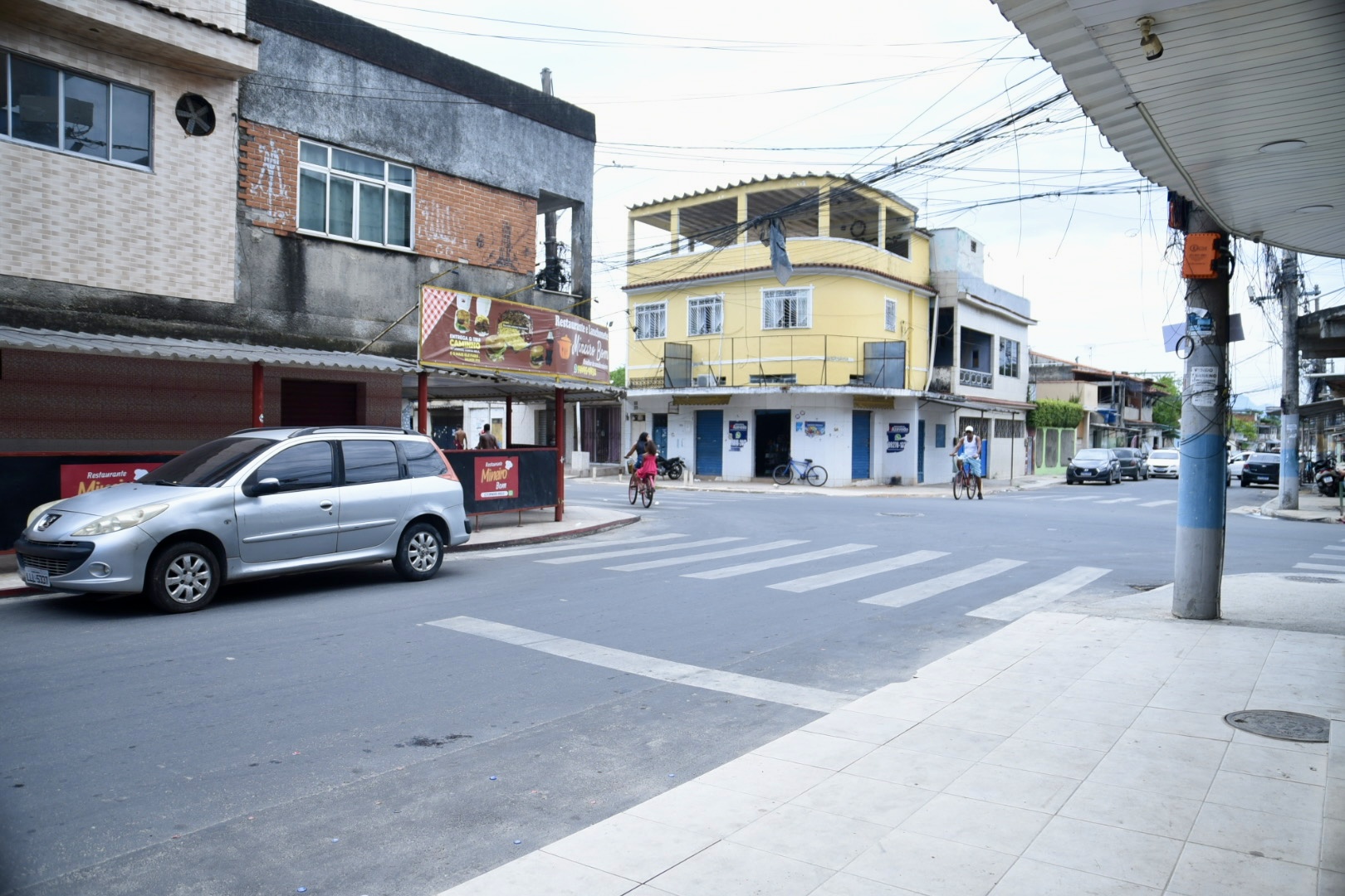 A cidade de Mesquita recebeu&nbsp;obras&nbsp;emergenciais de recuperação de drenagem e pavimentação asfáltica na rua França Leite e na estrada Elizeu de Alvarenga, no bairro Chatuba
