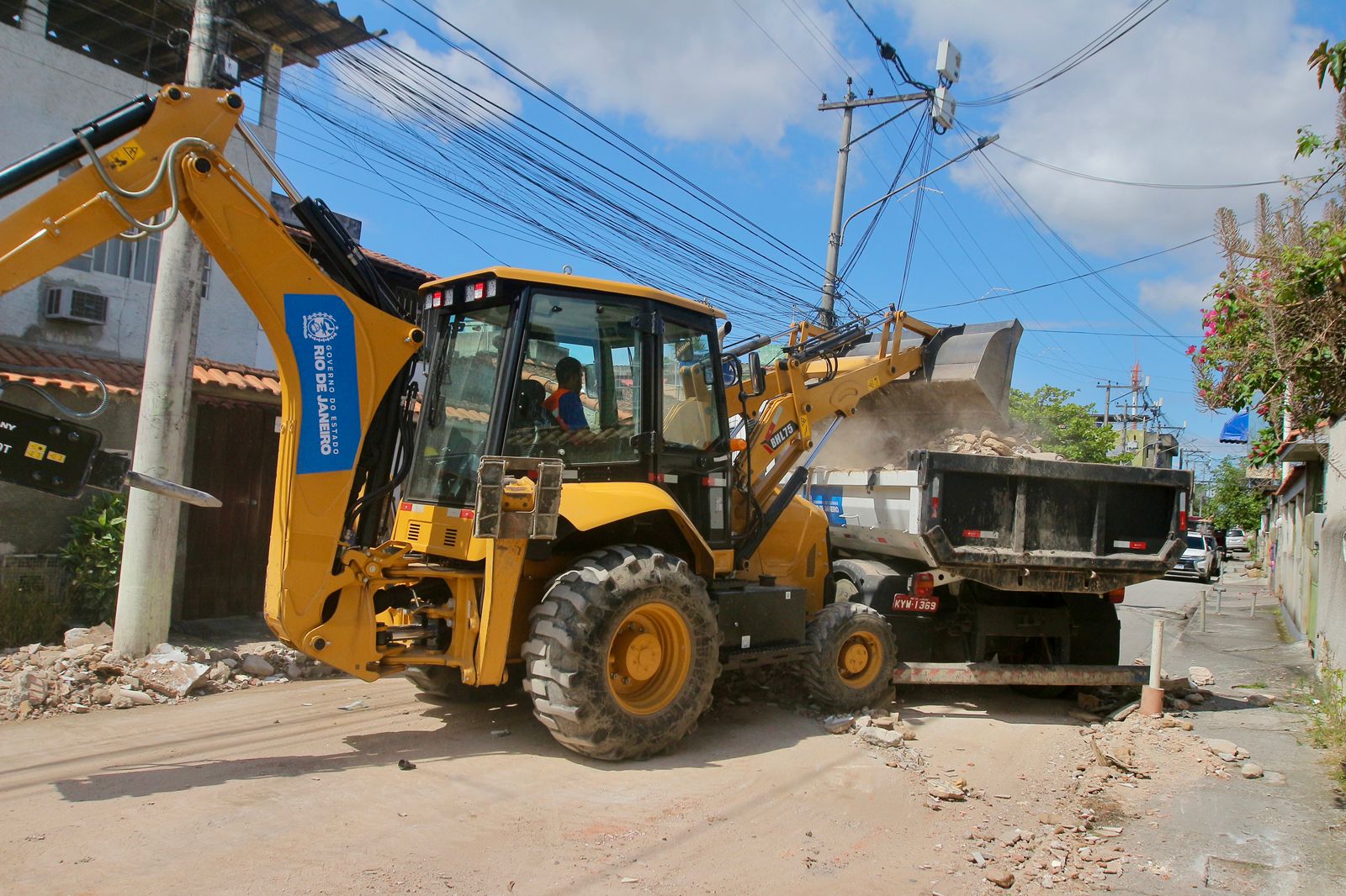 Operação retirou barricadas nas cidades do Rio, Duque de Caxias, Nova Iguaçu, Queimados e São Gonçalo.
