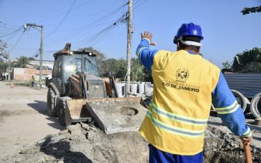 Obras no bairro Retiro São Joaquim, em Itaboraí, vão urbanizar 12 ruas na região