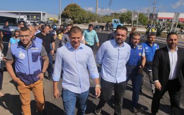 Governador Claudio Castro e secretário Douglas Ruas visitam obras de reurbanização em Cabo Frio