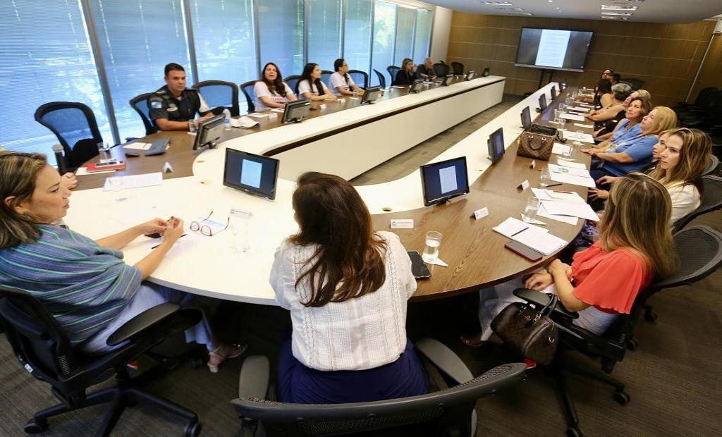 SEM-RJ reúne os 4 grandes times de futebol do Rio para criar protocolo de prevenção à violência contra mulheres nos estádios