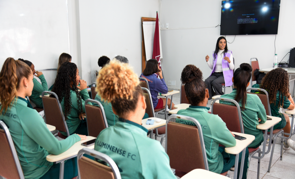 Respeito também se treina: SEM-RJ promove ação educativa no Fluminense