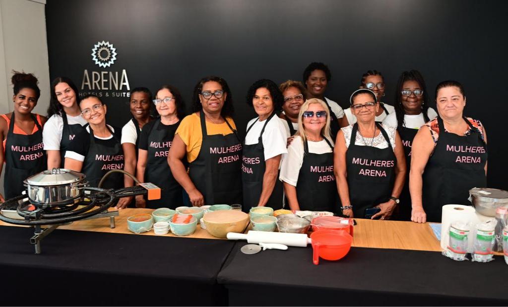 Cerca de 15 mulheres participaram da aula