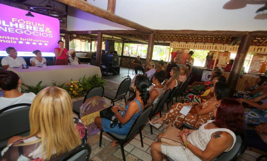 Mulheres empreendedoras trocam experiências no Fórum Mulheres & Negócios, em Búzios