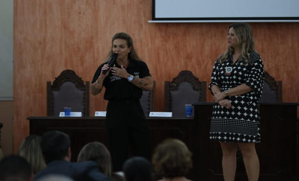 Evento em Nova Iguaçu discute iniciativas e programas de combate e prevenção à violência contra a mulher