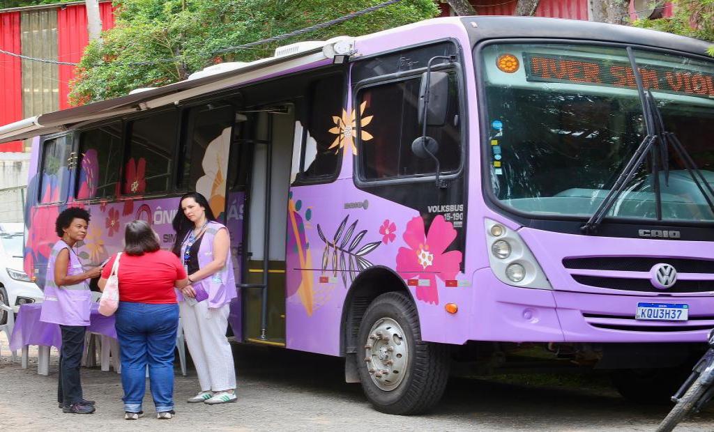 Ônibus Lilás levou serviços e acolhimento às mulheres rurais e quilombolas de Areal
