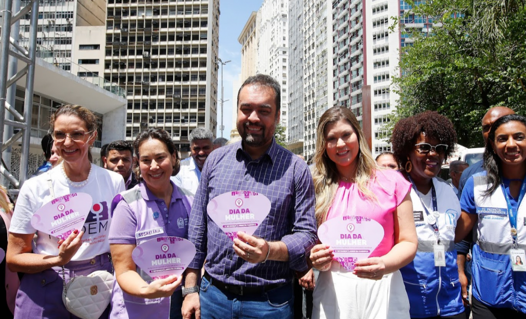 No Dia Internacional da Mulher, mutirão de serviços do Governo do Estado realizou cerca de 5 mil atendimentos no Largo da Carioca