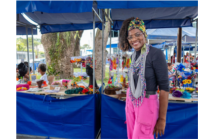 A artesã Cláudia Maceió é moradora de Pinheiral