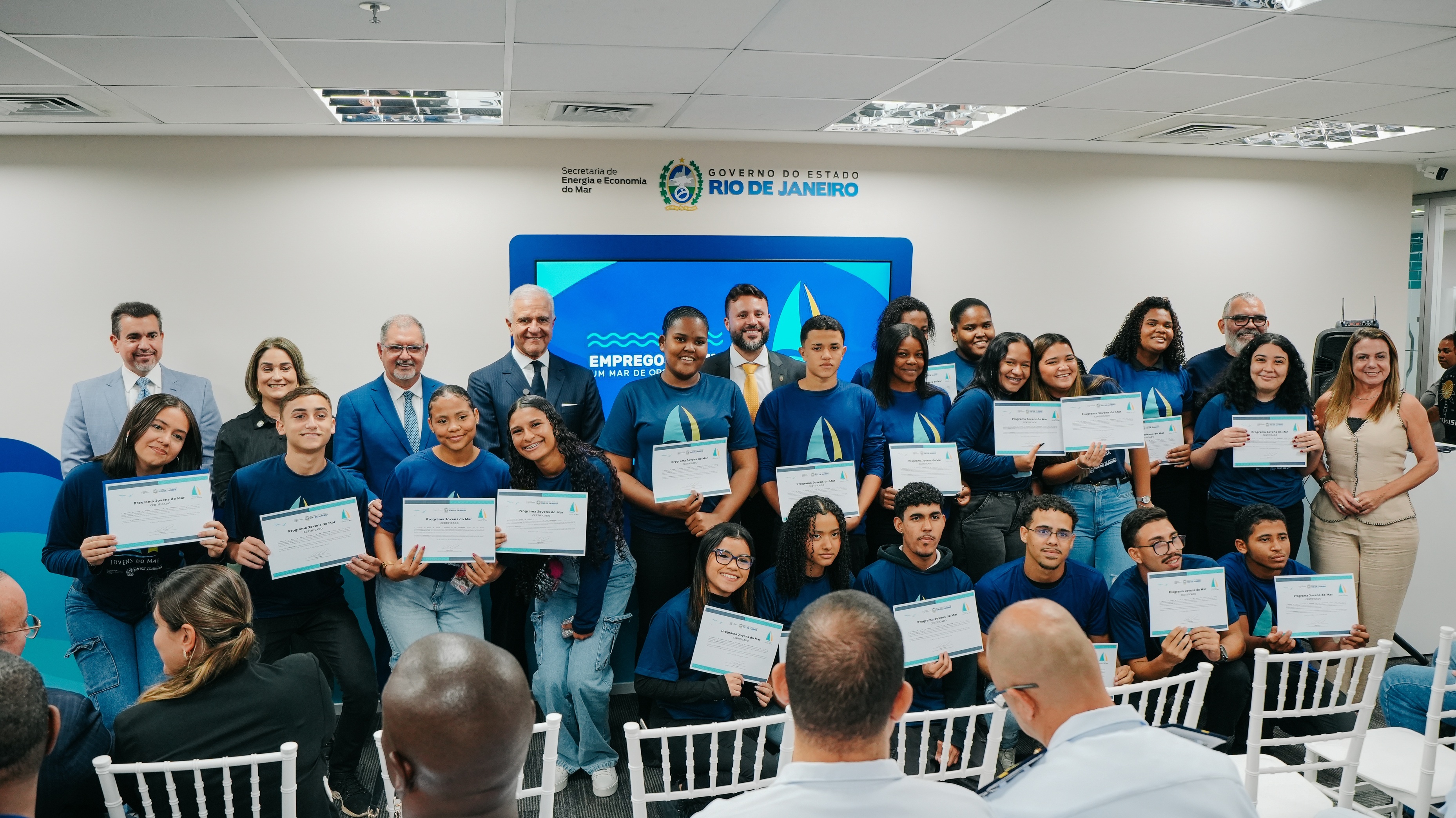 Secretaria de Energia e Economia do Mar forma novas turmas do programa Empregos Azuis no Rio de Janeiro e certifica Jovens do Mar