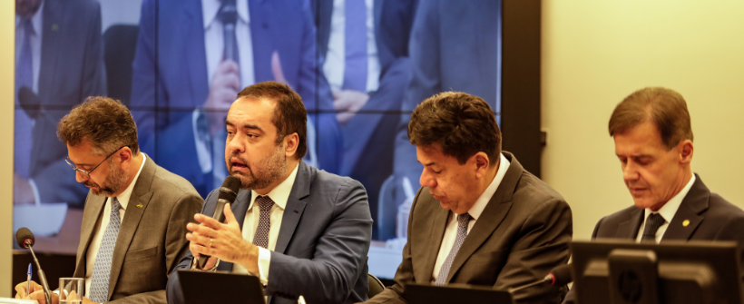 Cláudio Castro apresenta propostas à comissão especial da PEC da Segurança e defende reorganização das competências policiais