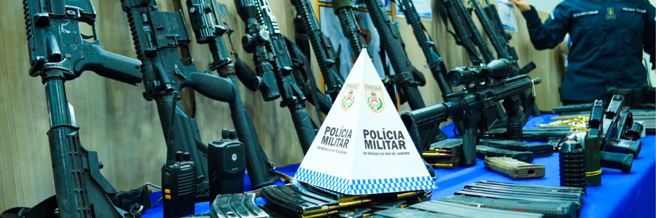Polícia Militar apreende dois fuzis no Complexo do Chapadão; corporação já retirou 323 armas de uso restrito das ruas em 2026