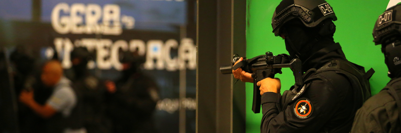 Simulação de crise: policiais militares e civis realizam treinamento de ação com refém no Terminal Gentileza
