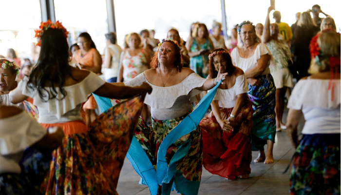 Seijes participa do Baile da Terceira Idade em Duque de Caxias