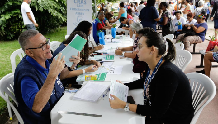 Governo do Estado comemora o Dia das Mães com ação social em Manguinhos