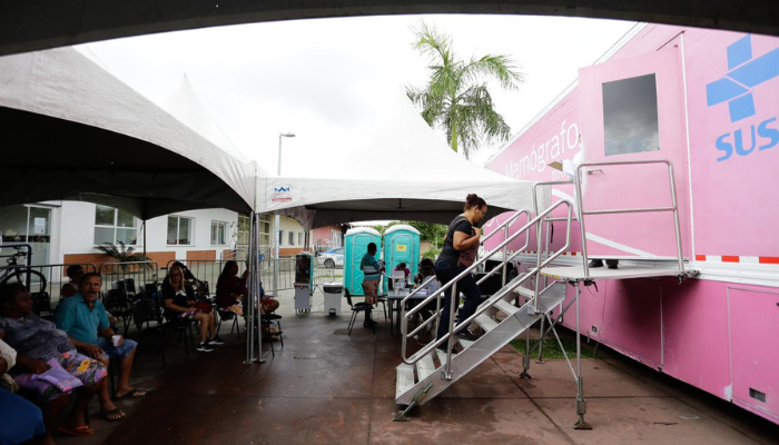 Governo do Estado comemora o Dia das Mães com ação social em Manguinhos