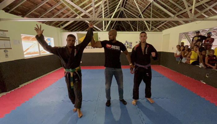 Seijes comparece à terceira edição do "Confere de Favela"