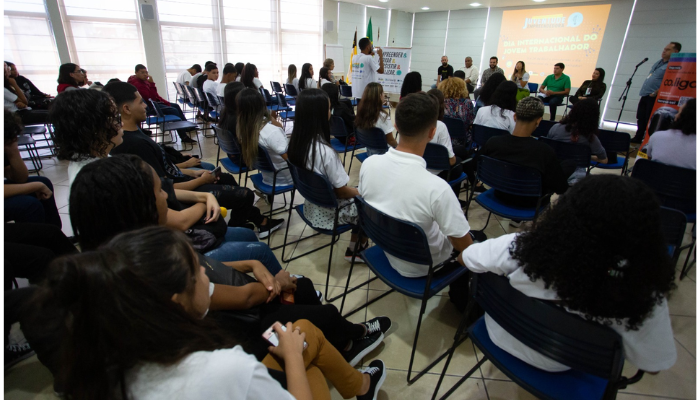 Seijes comparece à abertura da 1ª Semana da Juventude Empreendedora, em Volta Redonda
