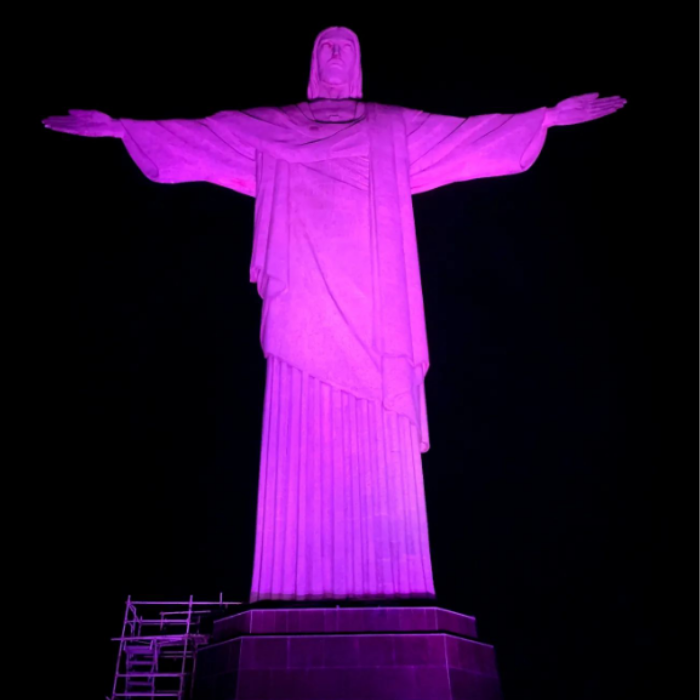 Cristo Redentor se une ao Governo do Estado e fica Violeta pela conscientização da violência contra os idosos
