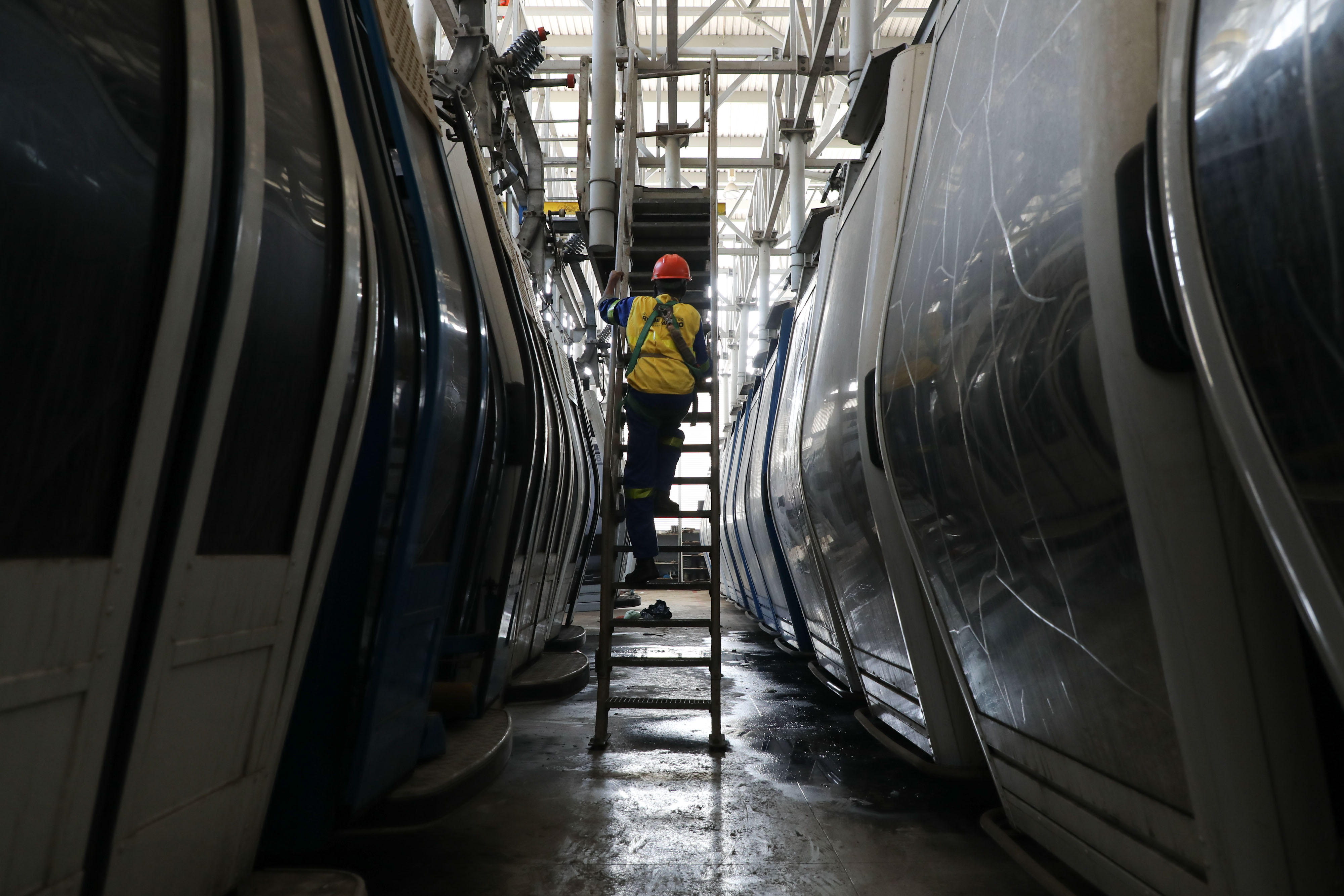 Governo do Estado assina contrato e avança nas obras de reativação do Teleférico do Alemão